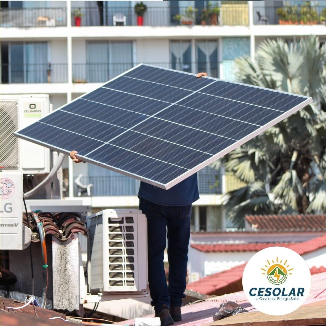 Panel solar en edificio